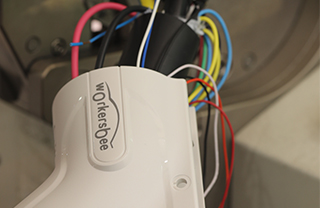 Produção de Conectores OEM EV: Linha Automatizada com Testes e Inspeções