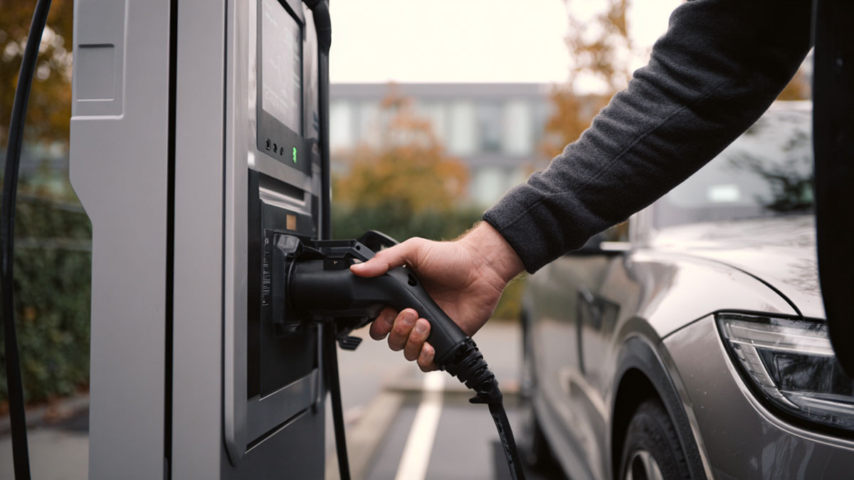 Padrões de segurança para conectores de veículos elétricos em diferentes regiões